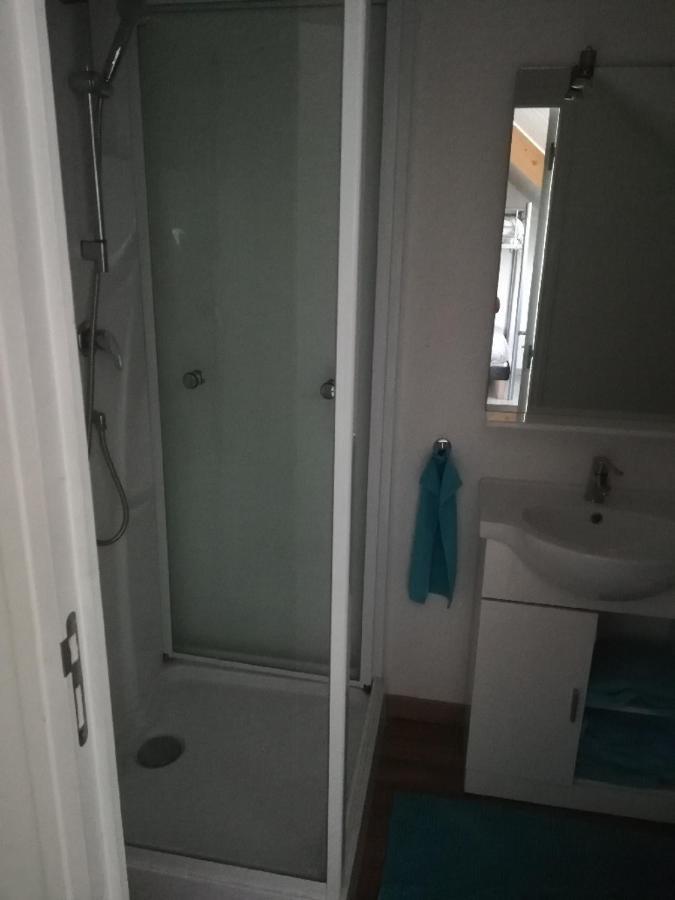Les Fermiers Bed & Breakfast Giremoutiers ภายนอก รูปภาพ