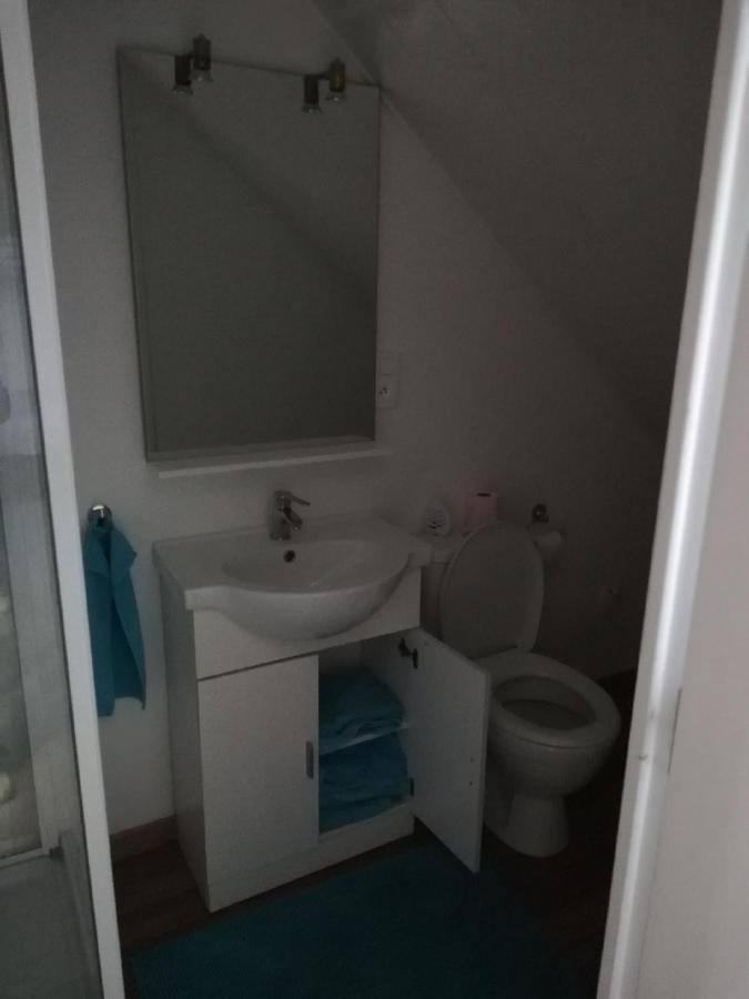 Les Fermiers Bed & Breakfast Giremoutiers ภายนอก รูปภาพ